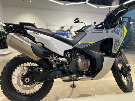 2026 Husqvarna Norden 901, серый, 1750000 рублей, вид 2