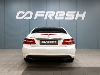 2013 Mercedes-Benz E-Класс 200 IV (W212, S212, C207) Рестайлинг, белый, 1760000 рублей, вид 4