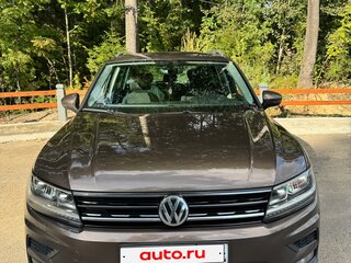 2018 Volkswagen Tiguan II, коричневый, 2000000 рублей, вид 2