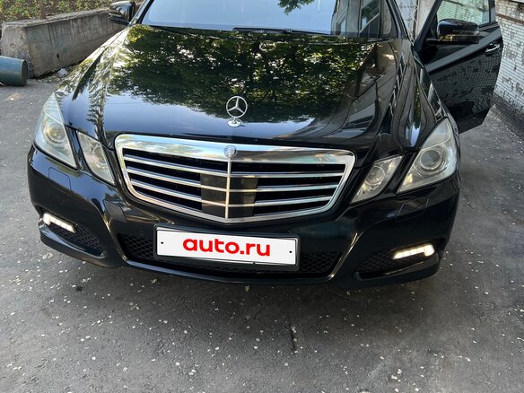 2010 Mercedes-Benz E-Класс 350 IV (W212, S212, C207), чёрный, 2050000 рублей - вид 1