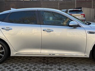 2019 Kia Optima IV Рестайлинг, серебристый, 1950000 рублей, вид 4
