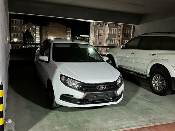 2023 Lada (ВАЗ) Granta I Рестайлинг, белый, 1110000 рублей - вид 1