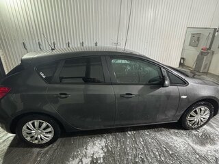 2011 Opel Astra J, серый, 620000 рублей, вид 4