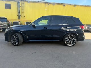2019 BMW X5 M50d IV (G05/G18), чёрный, 7050000 рублей, вид 4