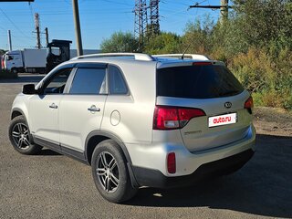 2013 Kia Sorento II Рестайлинг, серебристый, 1600000 рублей, вид 3