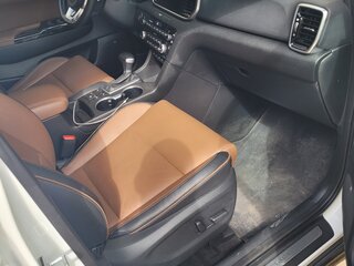 2018 Kia Sportage IV Рестайлинг, белый, 2500000 рублей, вид 5