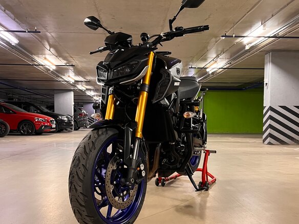 2020 Yamaha MT-09 (FZ-09), серебристый, 900000 рублей - вид 22