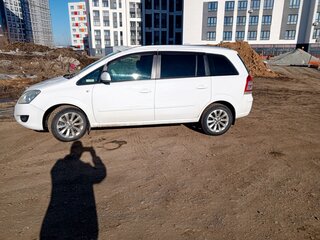 2013 Opel Zafira B Рестайлинг, белый, 640000 рублей, вид 4