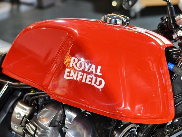 2024 Royal Enfield Continental GT, пурпурный, 649000 рублей - вид 11