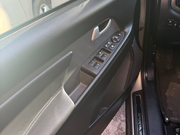 2013 Kia Sportage III, бежевый, 1150000 рублей - вид 9