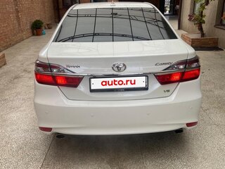 2016 Toyota Camry VII (XV50) Рестайлинг, белый, 2300000 рублей, вид 5