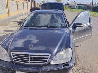 2000 Mercedes-Benz S-Класс 320 IV (W220), чёрный, 650000 рублей, вид 4