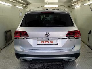 2018 Volkswagen Atlas I, серебристый, 3100000 рублей, вид 5