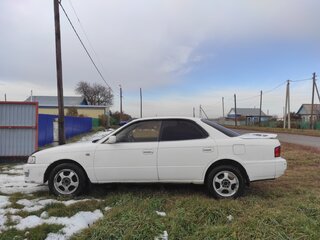 1995 Toyota Vista IV (V40), белый, 300000 рублей, вид 1