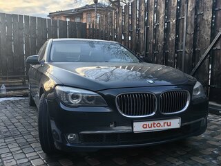 2009 BMW 7 серии 740i V (F01/F02/F04), серый, 2100000 рублей, вид 2