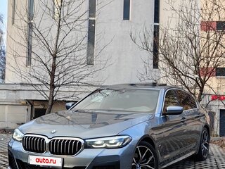 2020 BMW 5 серии 520d VII (G30/G31/G38) Рестайлинг, серый, 4400000 рублей, вид 4