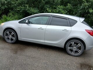 2012 Opel Astra J, серебристый, 880000 рублей, вид 3