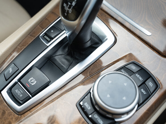 2010 BMW 5 серии 535i VI (F10/F11/F07), чёрный, 2500000 рублей - вид 11