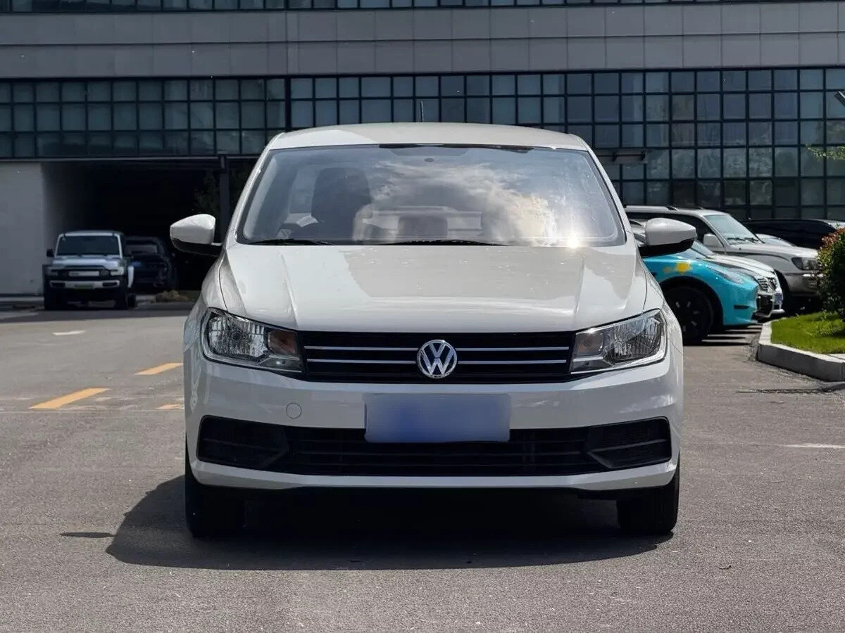 Открыть фотографии: Volkswagen Santana III