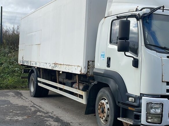 2015 Isuzu Forward (F-Series), белый, 1000000 рублей - вид 1