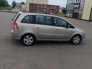 2008 Opel Zafira B Рестайлинг, серебристый, 850000 рублей, вид 2
