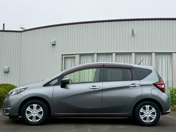 2019 Nissan Note II Рестайлинг, серебристый, 720000 рублей - вид 5