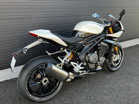 2024 Triumph Speed Triple, белый, 1700000 рублей, вид 2