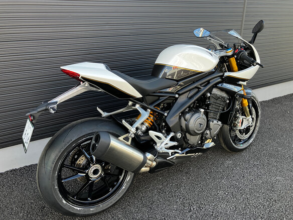2024 Triumph Speed Triple, белый, 1700000 рублей - вид 1