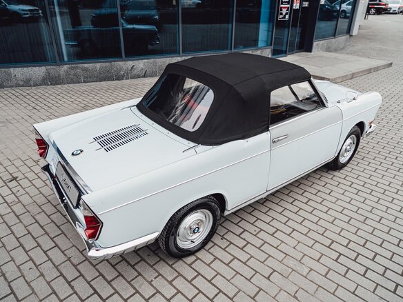 1965 BMW 700, голубой - вид 6