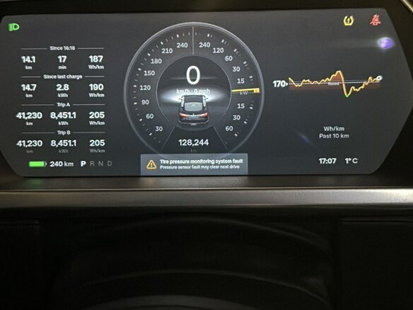 2014 Tesla Model S 60 I, чёрный, 2050000 рублей - вид 7