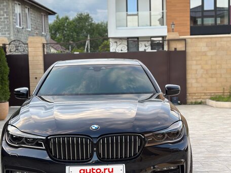 2016 BMW 7 серии 750i xDrive VI (G11/G12), чёрный, 4300000 рублей, вид 3