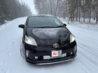2013 Toyota Prius III Рестайлинг (XW30), чёрный, 1450000 рублей, вид 4