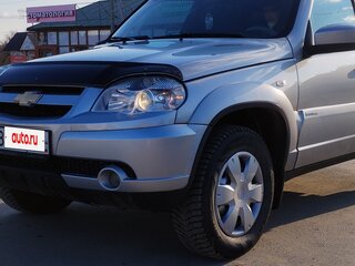2015 Chevrolet Niva I Рестайлинг, серебристый, 550000 рублей, вид 2