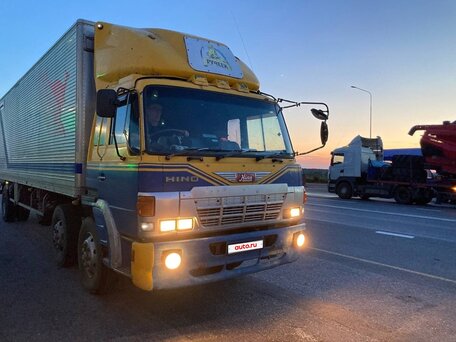 1992 Hino Profia, жёлтый, 1150000 рублей, вид 1