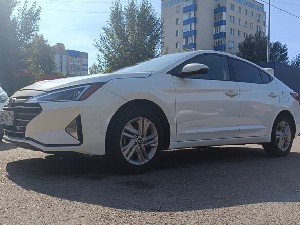 2018 Hyundai Elantra VI (AD), белый, 1500000 рублей - вид 1