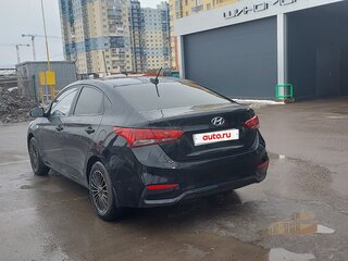 2018 Hyundai Solaris II, чёрный, 1260000 рублей, вид 2