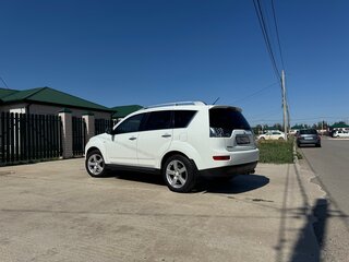 2008 Mitsubishi Outlander II, белый, 1200000 рублей, вид 5