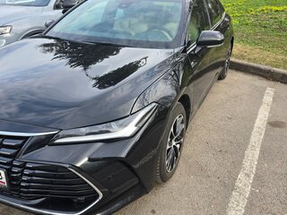 2022 Toyota Avalon V, чёрный, 3190000 рублей, вид 2