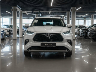 2025 Toyota Highlander IV (XU70), белый, 5450000 рублей, вид 3