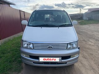 1997 Toyota Regius I, белый, 900000 рублей, вид 2