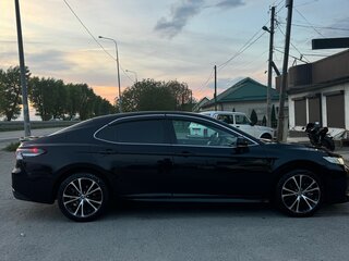 2020 Toyota Camry VIII (XV70), чёрный, 3150000 рублей, вид 4