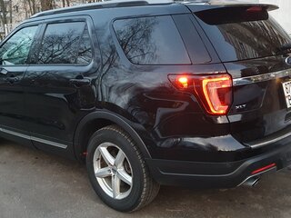 2018 Ford Explorer V Рестайлинг 2, чёрный, 2200000 рублей, вид 4