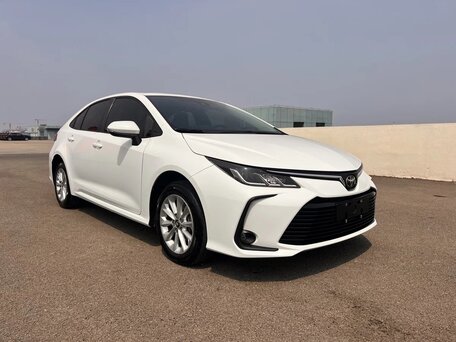 2022 Toyota Corolla XII (E210), белый, 1800000 рублей, вид 3