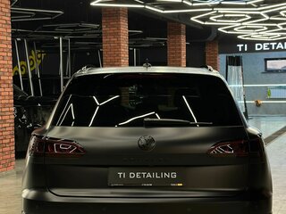 2022 Volkswagen Touareg III, чёрный, 10000000 рублей, вид 2