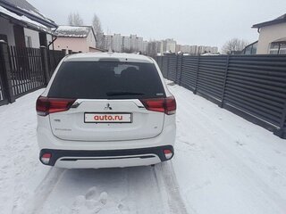 2019 Mitsubishi Outlander III Рестайлинг 3, белый, 2610823 рублей, вид 5
