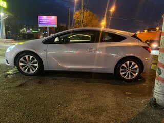 2013 Opel Astra GTC J Рестайлинг, белый, 850000 рублей, вид 3