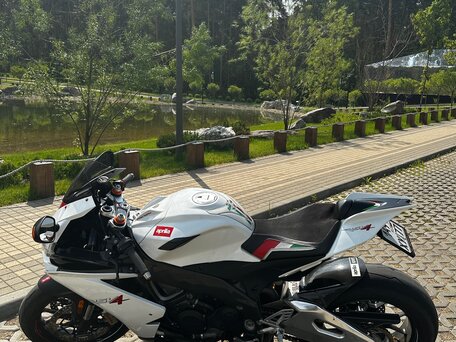 2010 Aprilia RSV4, белый, 875000 рублей, вид 5