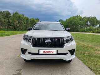 2021 Toyota Land Cruiser Prado 150 Series Рестайлинг 3, белый, 8750000 рублей, вид 1