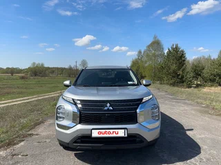 2021 Mitsubishi Outlander IV, серебристый, 2390000 рублей, вид 2