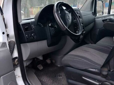2013 Mercedes-Benz Sprinter, белый, 2100000 рублей, вид 4